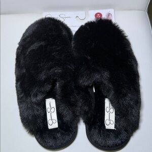 BRAND NEW w tags - Jessica Simpson Cozy black faux fur slippers. Size 7/8